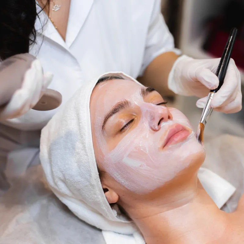 Especialistas en Rejuvenecimiento y Armonización Facial